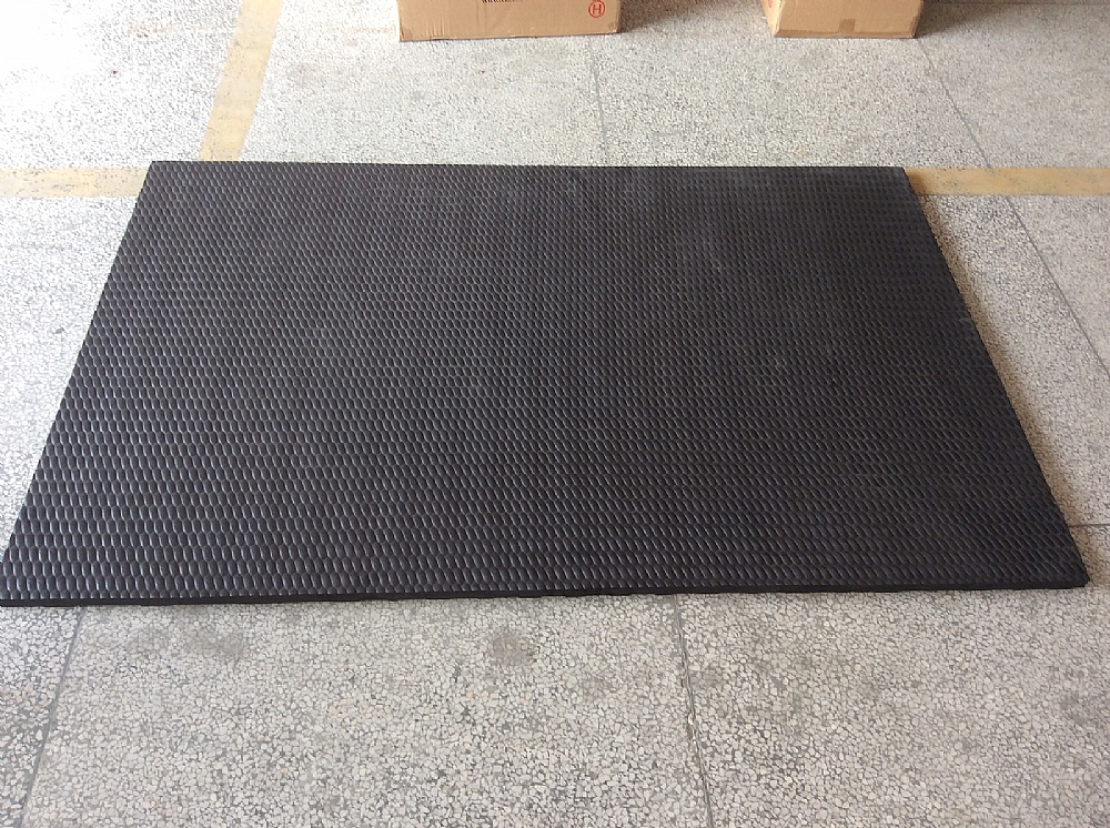 משטחים לאורוות סוסים